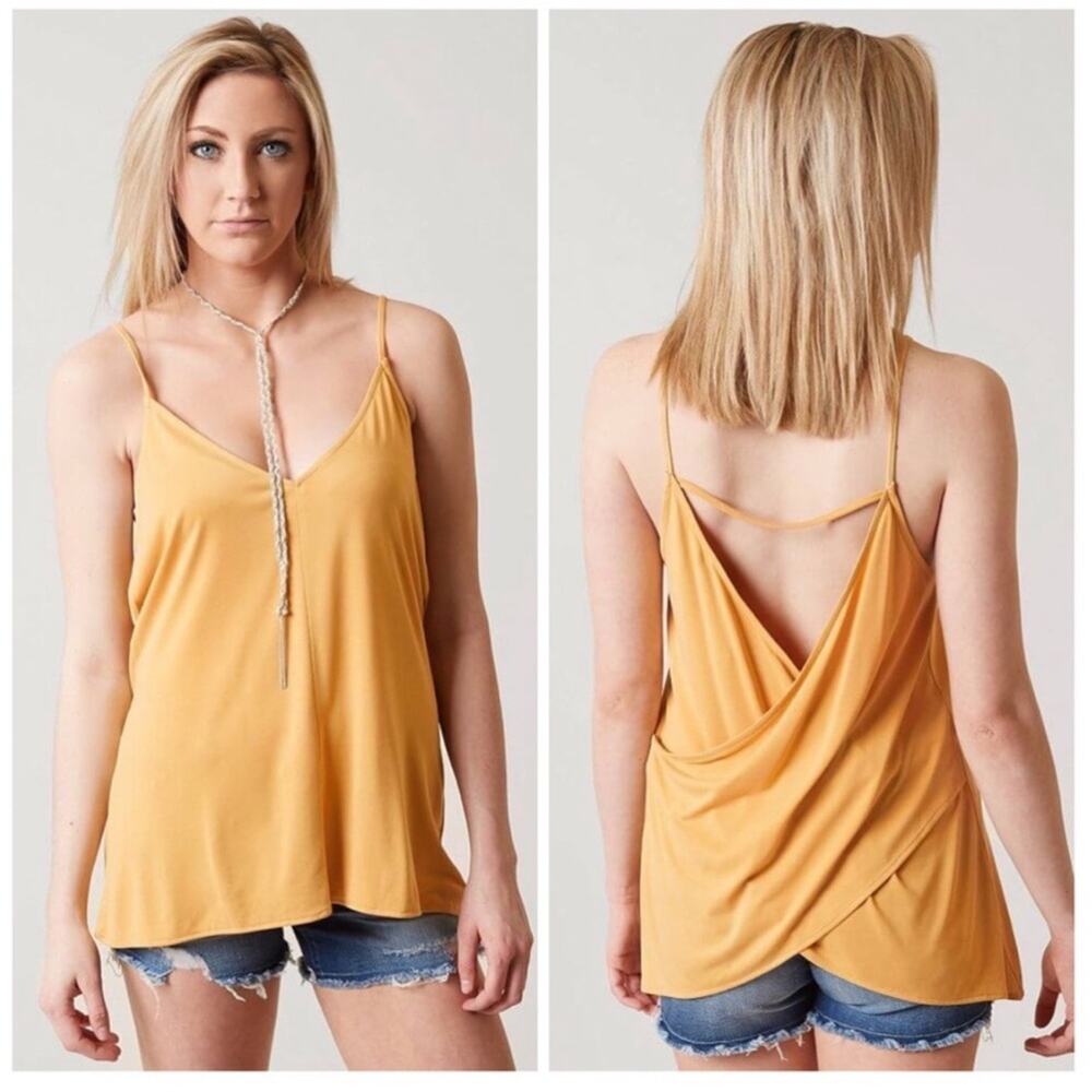 Red by BKE Tank Top Womens Size Large V-Neck Summer Mustard Yellow L